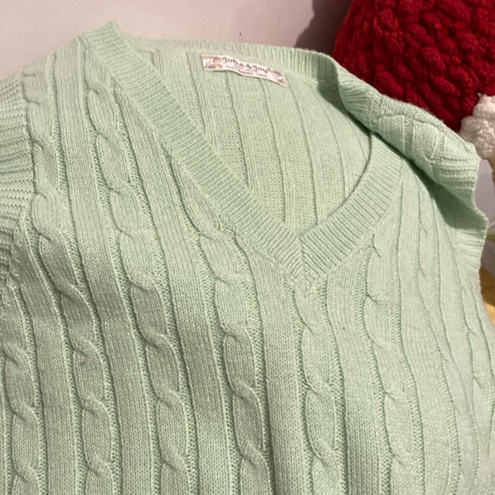 Sweater vest large mint green with a pattern